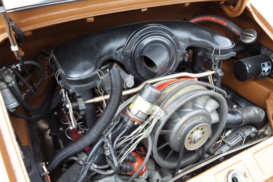  Porsche 911 Carrera 2.7 RS Touring 1973 года  (фото 15 из 16)